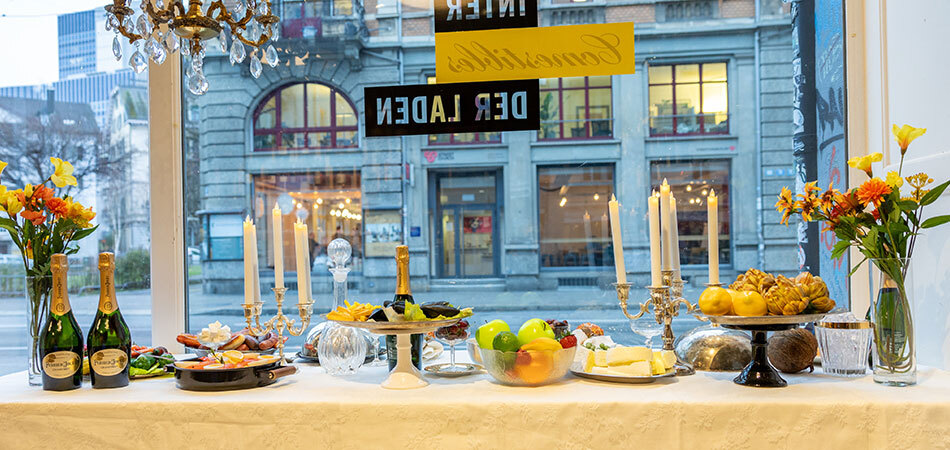 20251221 web aktuell ICWeihnachten2025 Festtafel